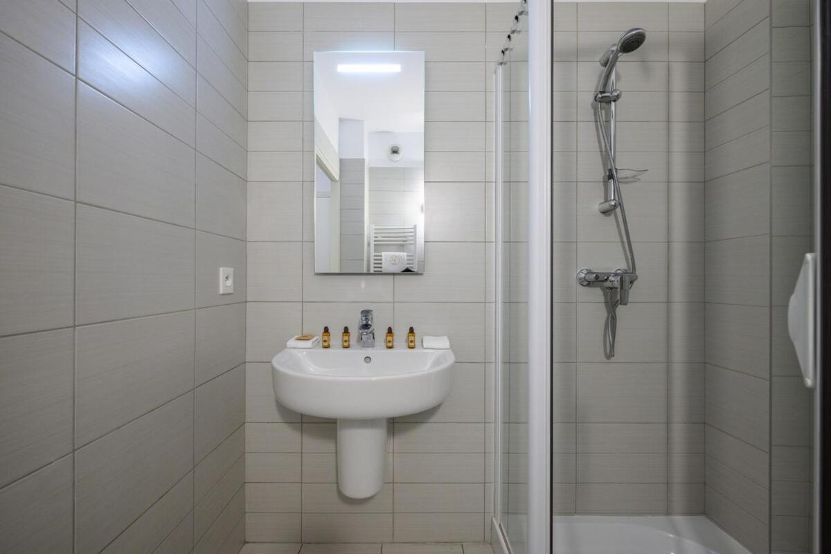 Le Coq Wagner - Garage - Swimming Pool Apartment Menton Exterior foto